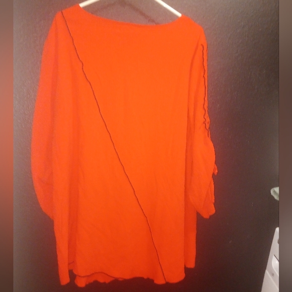 Ali Miles Top - Picture 2 of 2